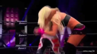 TheavsAngelinaLove_Still151.jpg