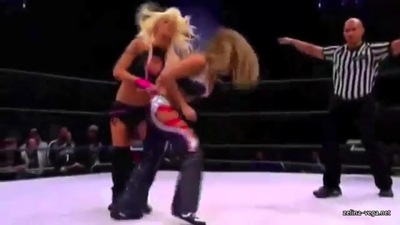 TheavsAngelinaLove_Still170.jpg