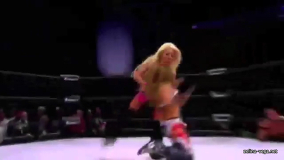 TheavsAngelinaLove_Still215.jpg