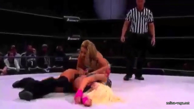 TheavsAngelinaLove_Still235.jpg