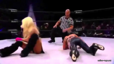 TheavsAngelinaLove_Still325.jpg