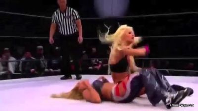 TheavsAngelinaLove_Still387.jpg